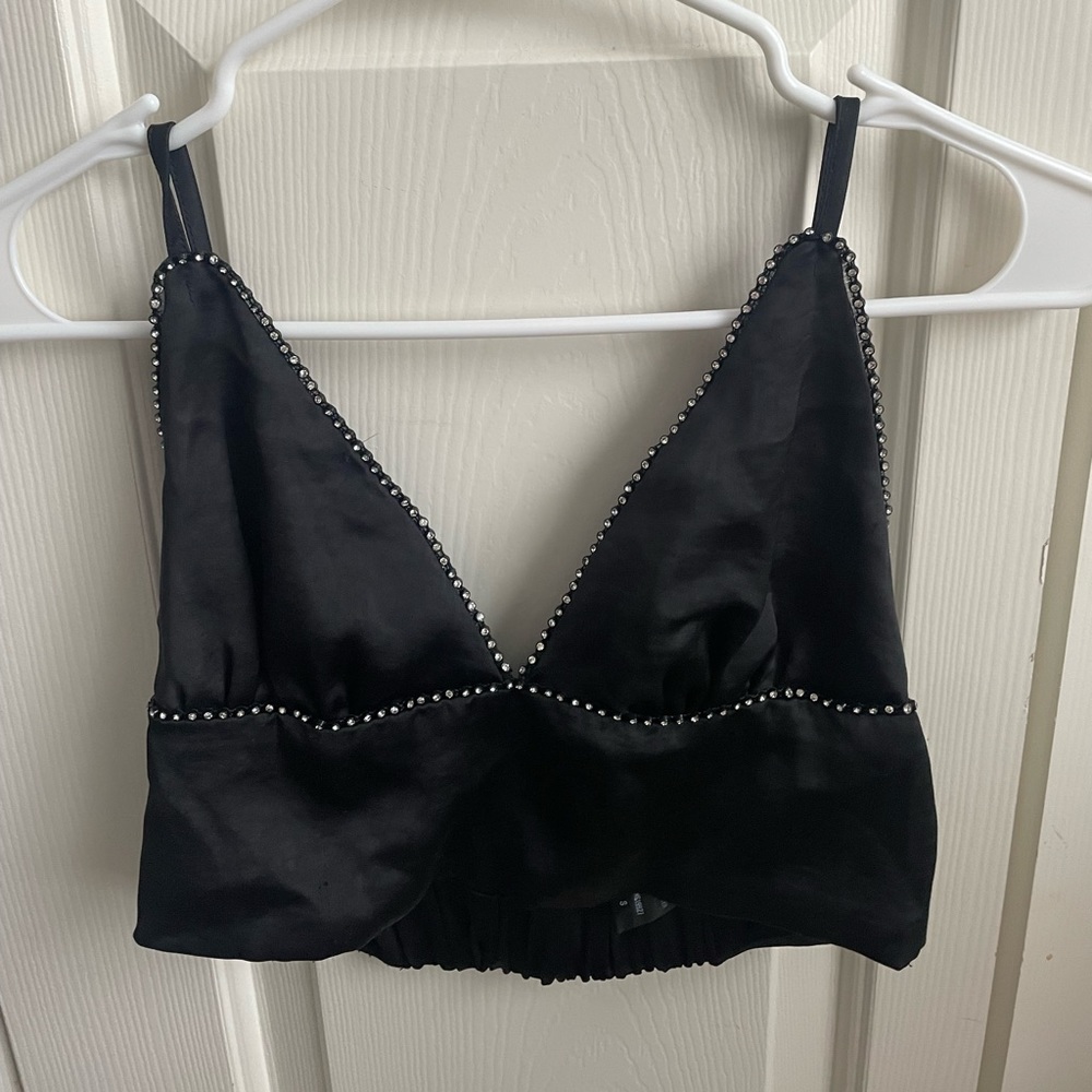Black v-neck adjustable tank top! Size small